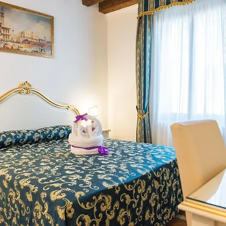 Hotel Al Mascaron Ridente