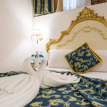 Al Mascaron Ridente 3* Venise