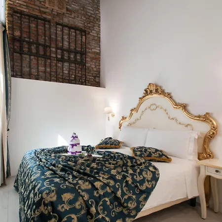 Al Mascaron Ridente Venise