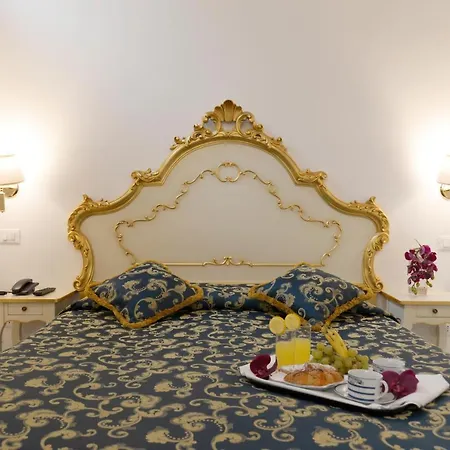 Al Mascaron Ridente 3*