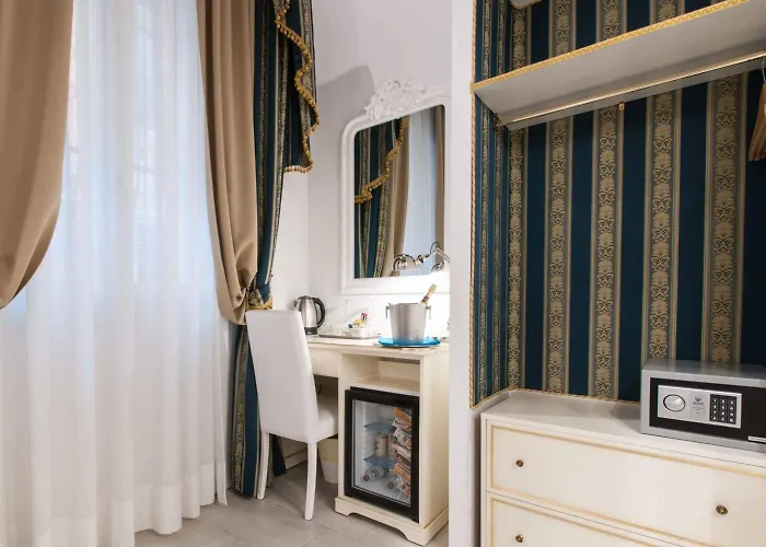 Al Mascaron Ridente Venecia