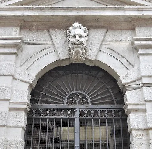 Al Mascaron Ridente Hotel