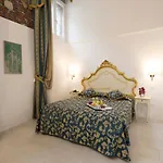 Al Mascaron Ridente 3* Venise