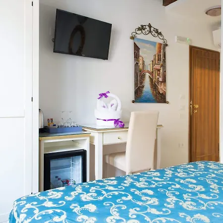 Hotell Al Mascaron Ridente 3*