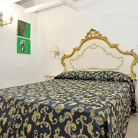 Al Mascaron Ridente Hotel