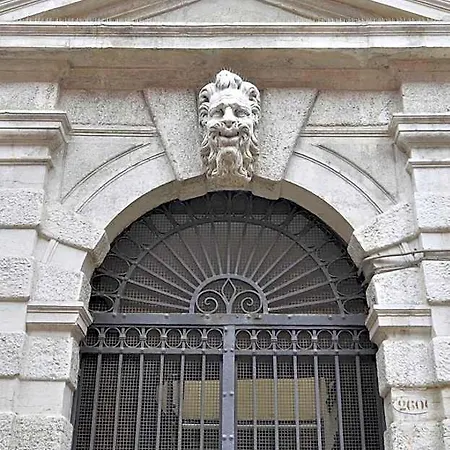 Al Mascaron Ridente Hotel