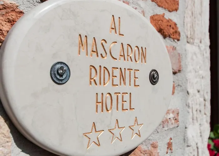 Al Mascaron Ridente 3*