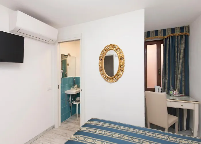 Al Mascaron Ridente Venedig