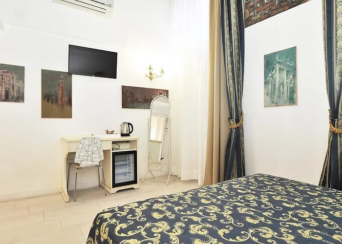 Al Mascaron Ridente Venise