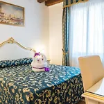 Hotel Al Mascaron Ridente