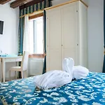 Al Mascaron Ridente Hotel Venice